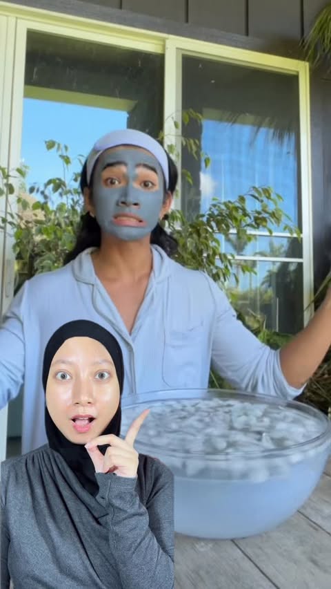 Instagram post by an influencer for Skintific Indonesia. Caption reads: Gimana tertarik buat coba?? Komedo + pori2 jadi....