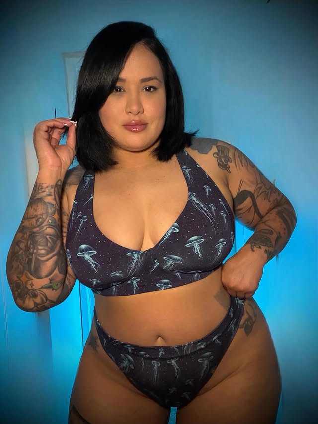 Instagram post by @appetiteforcollectibles for MeUndies. Caption reads: [...] A REGULAR BRALETTE, a COOL BRALETTE!!!....