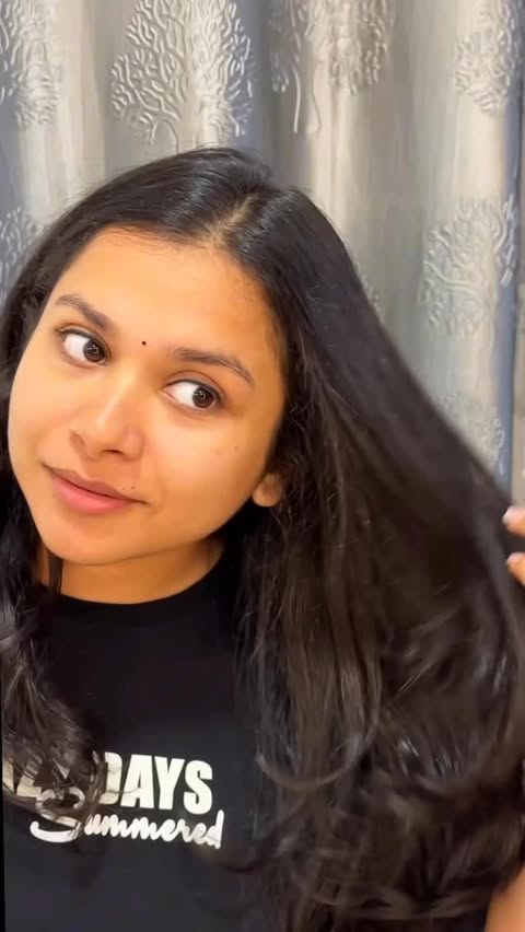 Instagram post by @abhirami_dayan for Mamaearth. Caption reads: Comment down for link @mamaearth.in #ad #mamaearth....