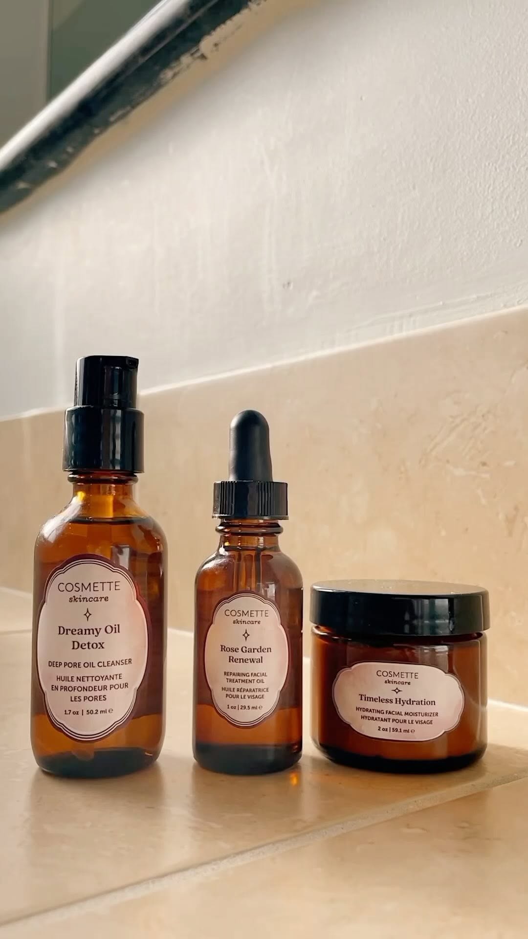 Instagram post by @cathymadeoyoga for Cosmette Skincare. Caption reads: [...] the clean beauty products from....