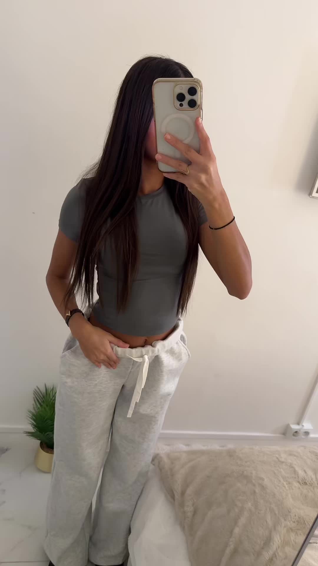 TikTok post by @malakeeeuuh for Missguided. Caption reads: Code promo : 25SQMALAK #SHEINtrands ##SHEINforAll....