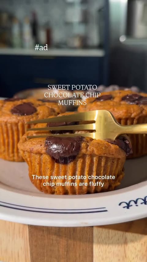 Instagram post by @avocado_skillet for Chobani. Caption reads: [...] healthier alternative to using butter!....