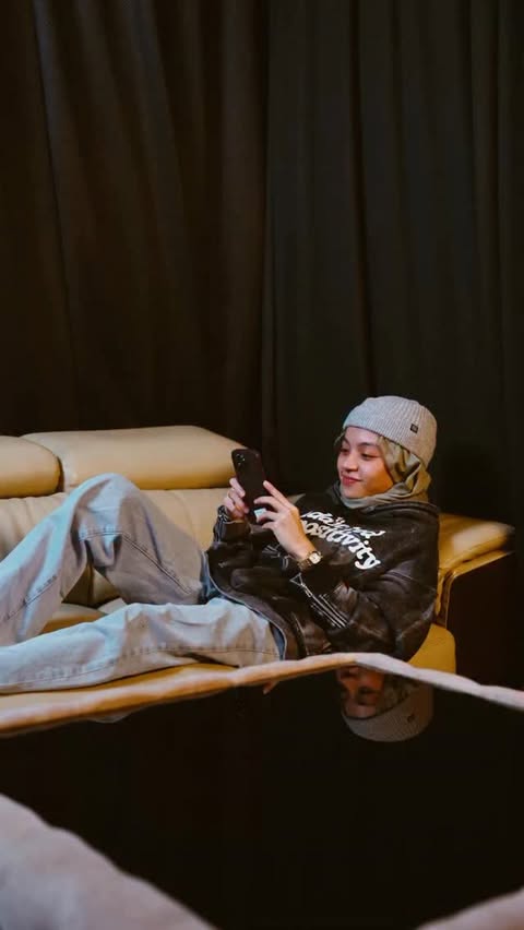 Instagram post by @ndyrsli for Foot Locker. Caption reads: Straight out the box, straight into my element,....