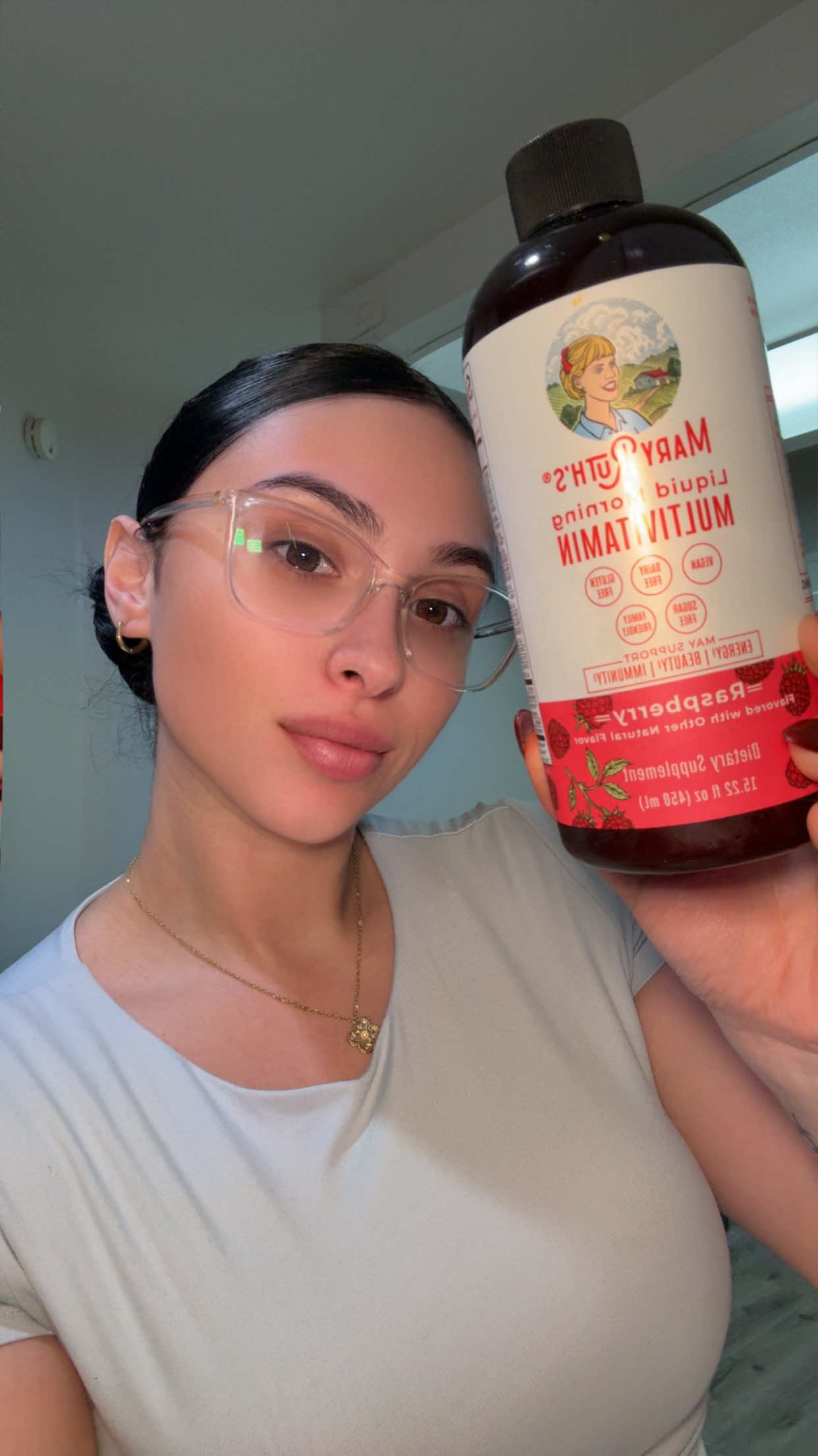 TikTok post by @alejandraapartidaa for MaryRuth Organics. Caption reads: Amo , Ya vamos a la mitad , Super rico @MaryRuth's....