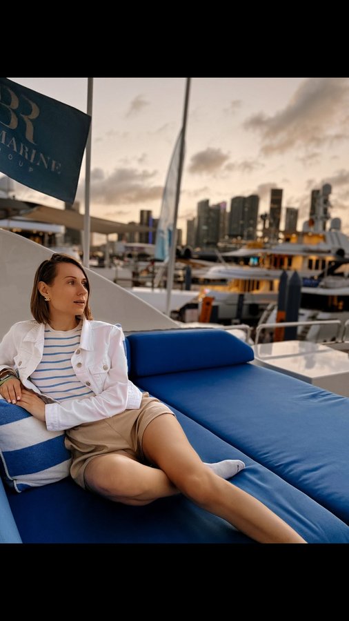 Instagram post by @dianamarksofficial for Discover Boating. Caption reads: Who needs dating apps when you can just....