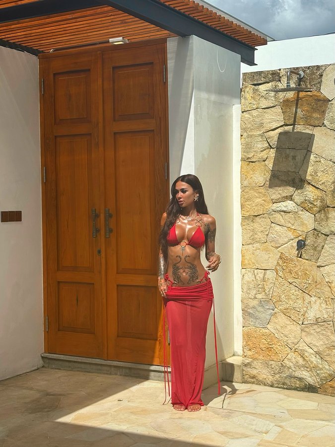 Instagram post by @sarahtrnerr_ for SorelleUK. Caption reads: @sorelleuk.