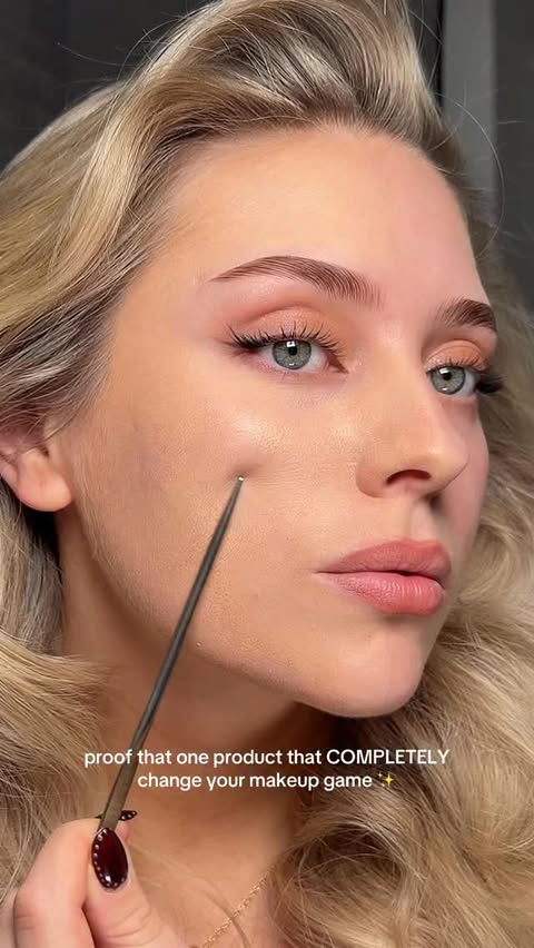 Instagram post by @lenkalul for Anua. Caption reads: [...] completely transform your base ⚡️ using....