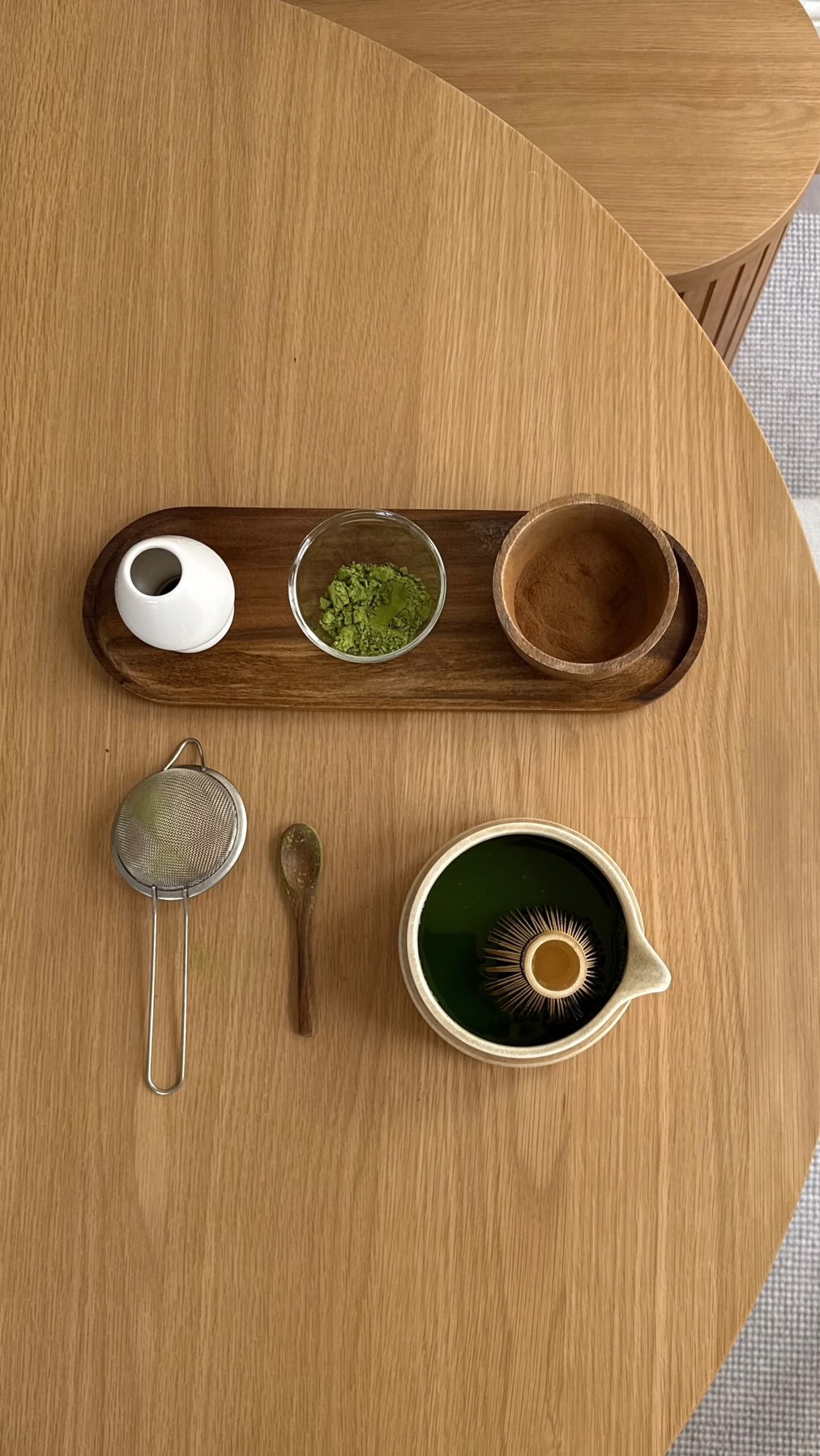 Instagram post by @stephrobinnson for Aroma-Zone. Caption reads: anti-inflammatory mornings — from inside....