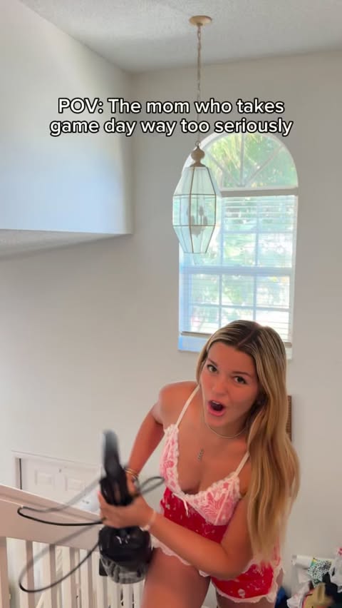 Instagram post by @gabbyygonz for Cash App. Caption reads: No help from anyone except @doordash and Cash App....