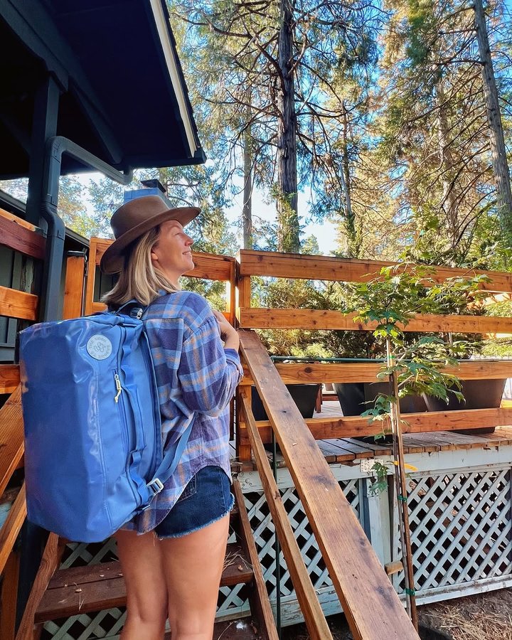 Instagram post by @jessieonthecoast for Baboon To The Moon. Caption reads: [...] Loving my new Go-Bag in Aero from....