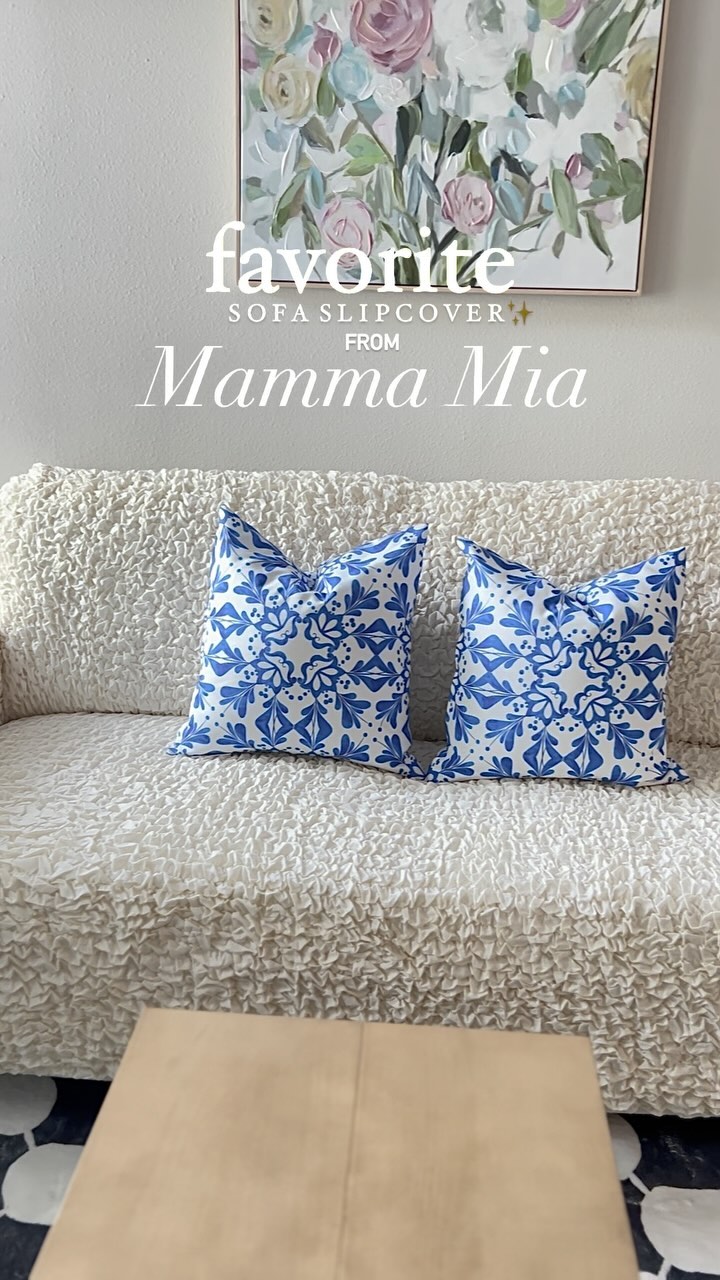 Instagram post by @mommaandherlittlestar for Mamma Mia Covers. Caption reads: [...] this best ever sofa slipcover from....