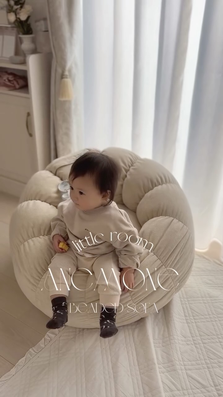 Instagram post by @1016_kanako for Little Rooms. Caption reads: ㅤㅤㅤㅤㅤㅤㅤㅤㅤㅤㅤㅤㅤ
ㅤㅤㅤㅤㅤㅤㅤㅤㅤㅤㅤㅤㅤ
一軒家にしたら欲しいなぁと思っていた、
ビー....