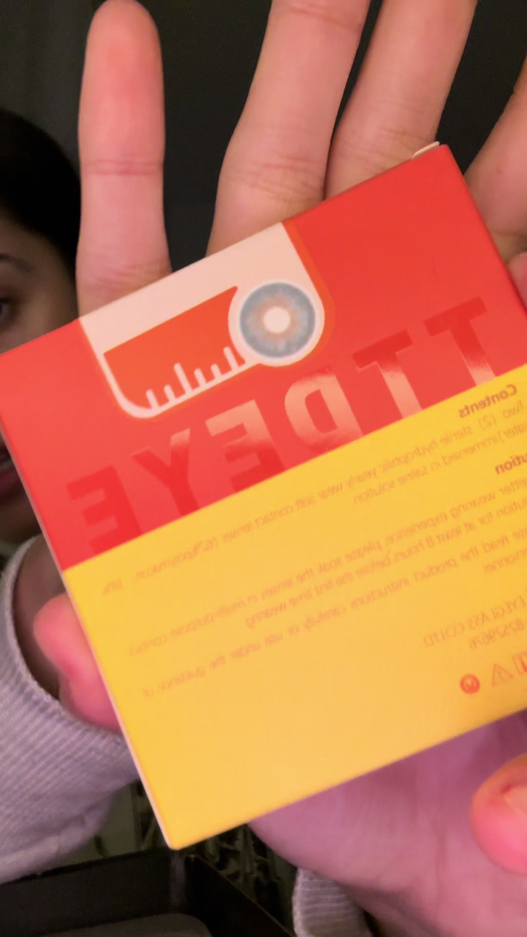 TikTok post by @grwmandreea for TTDeye. Caption reads: Se nos ha complicado la cosa… #lentillasdecolor ....