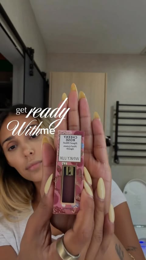 Instagram post by @iesha_mariee for PINCHme.com. Caption reads: GRWM - Rosy glow in seconds..🌹 @PINCHme,....