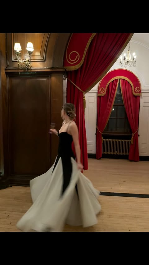 Instagram post by @siennasanter for Boux Avenue. Caption reads: Happy Christmas Eve eve 🧸

#adventcalendar....