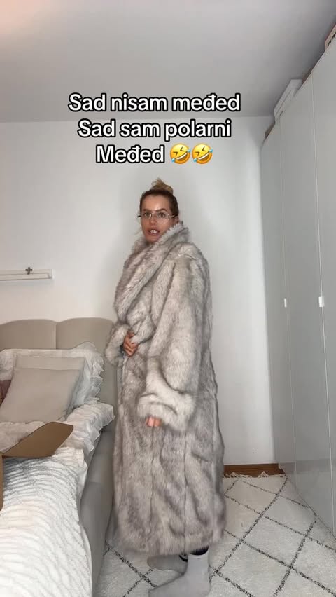 Instagram post by @tanjabelieve for Jaded LDN. Caption reads: Idemo nova godina novi kaput 😆 šta da radim....