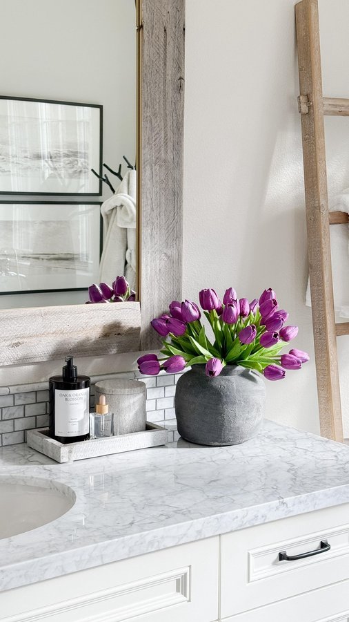 Instagram post by @houseofmurphy for Afloral. Caption reads: What is your favorite color of tulip?  Mine is....