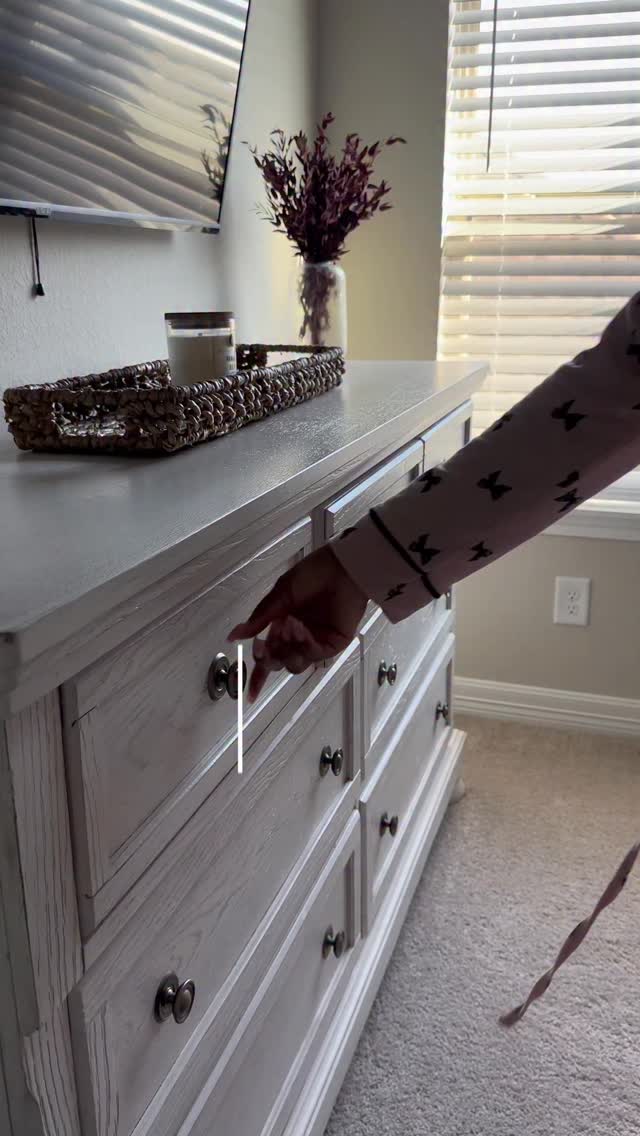 Instagram post by @destinycamilledavis for EarthChimp. Caption reads: [...] my code: DAILYDESTINY for 💰 off!

....