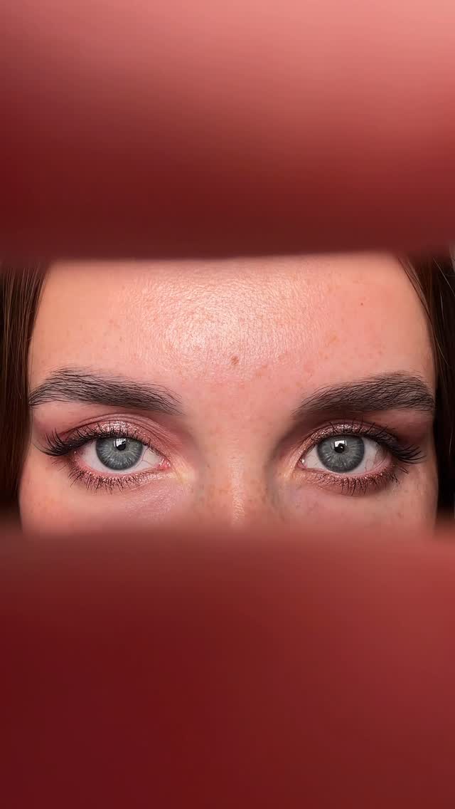 Instagram post by @kris.gres for DearDahlia. Caption reads: #oceaneyes with @deardahlia_beauty Perfect....