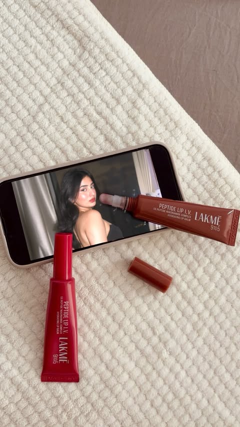 Instagram post by @sonalthakurr_ for Lakmé. Caption reads: [...] my new lip favourite💌 Trying out the new....