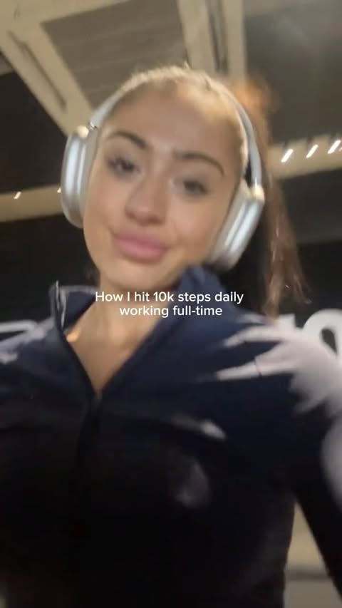 Instagram post by @sofiacreedon for Merachfit. Caption reads: [...] SOFIA10 gives you 10% off @merachfit....