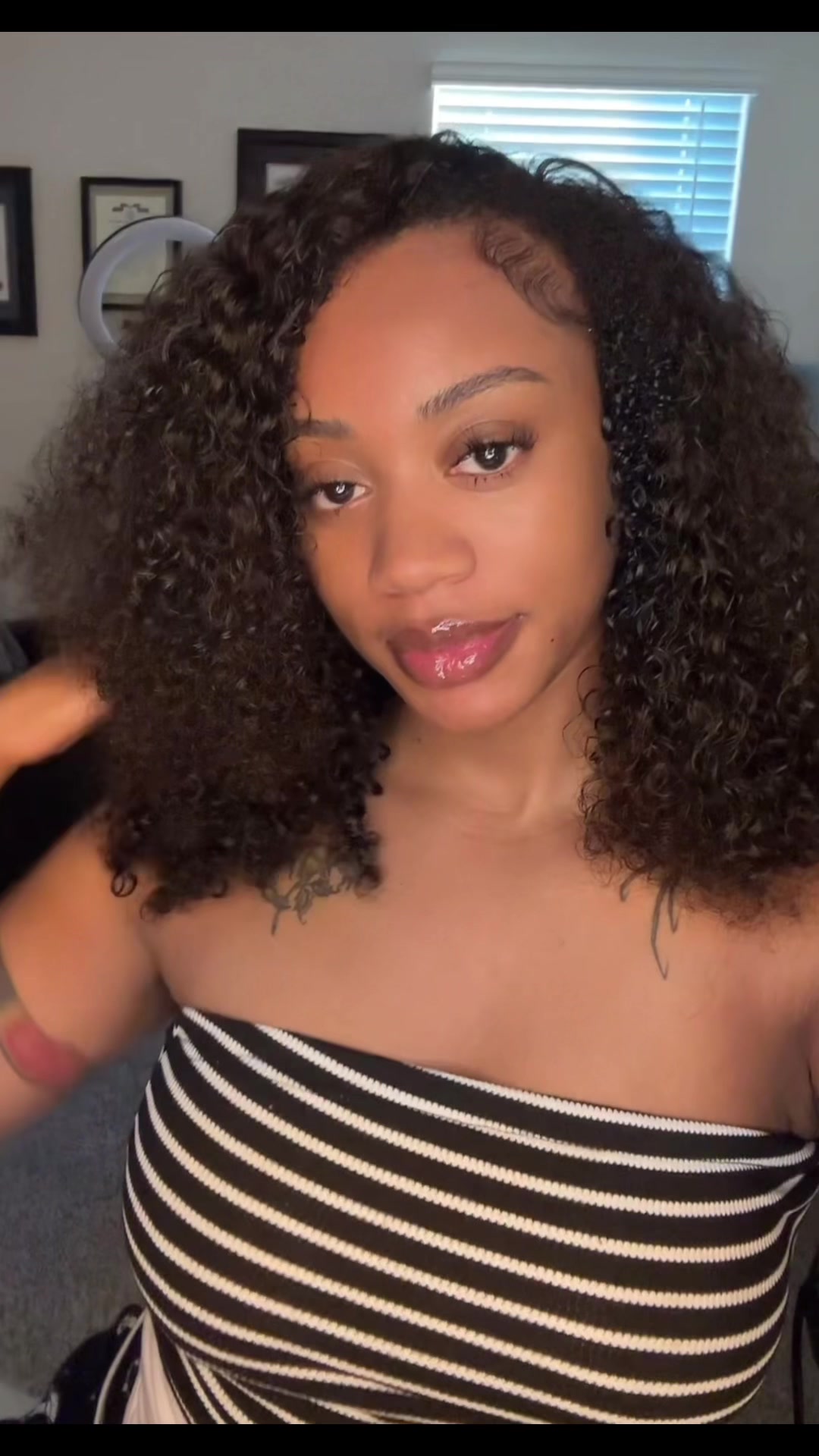 TikTok post by @therealmaxieeeee for ISEE HAIR. Caption reads: Been telling yall Isee hair vs. anyone 😍@ISEEHAIR....