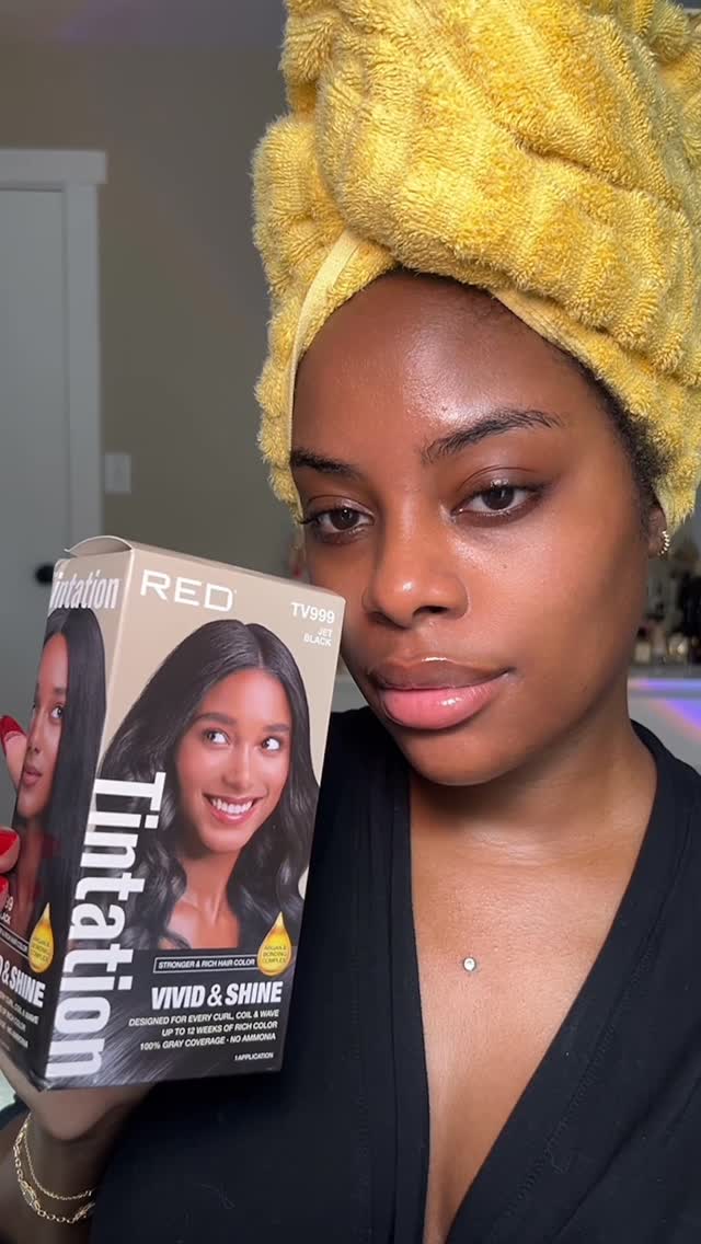 Instagram post by @makeupbygermany for Ivy Beauty. Caption reads: Jet black and NEVER looking back🖤🖤🖤
 I used....