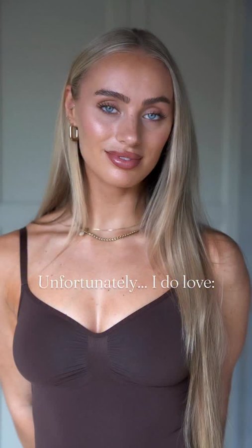 Instagram post by @guusje for FITJEANS. Caption reads: Oeps 🤷🏼‍♀️🧚‍♀️💕💅

Sign up for the @fitjeans....