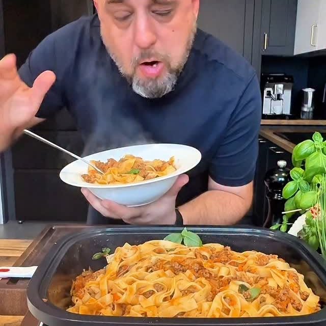 Instagram post by @bartosz_kopica for Kuvings USA. Caption reads: Ja to kompletnie nie umiem w te filmy, na których....