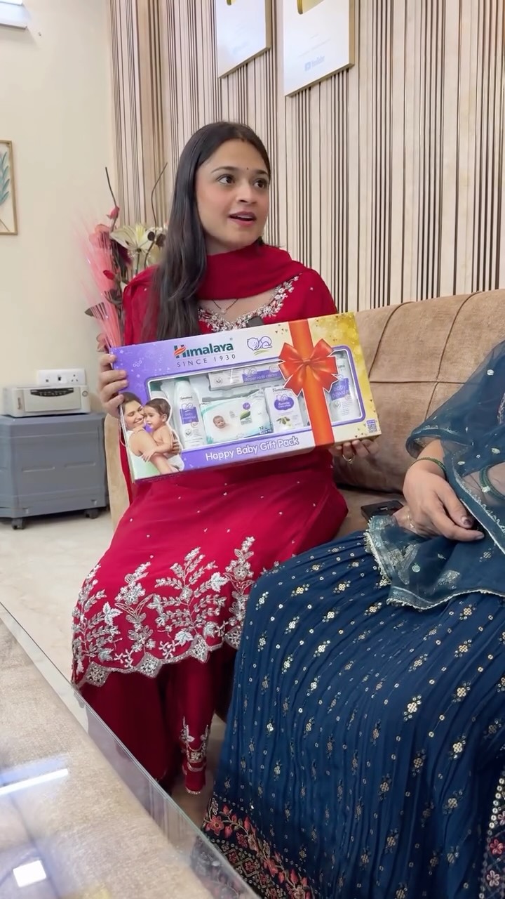 Instagram post by @theparasthakral for Himalaya Babycare. Caption reads: [...] of gentle love 
Introducing the Himalaya....