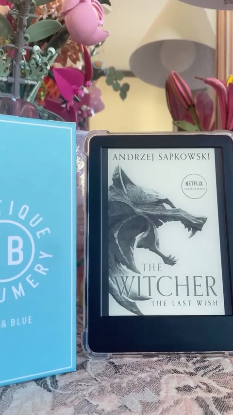 Instagram post by @xvaleriareads for Shay & Blue. Caption reads: Thank you to @shayandblue for gifting me their....