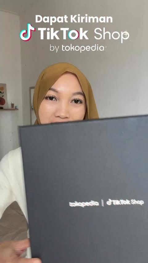 Instagram post by @fearini for Tokopedia. Caption reads: Thank u @Tokopedia & TikTok Shop Seller Ini jadi....
