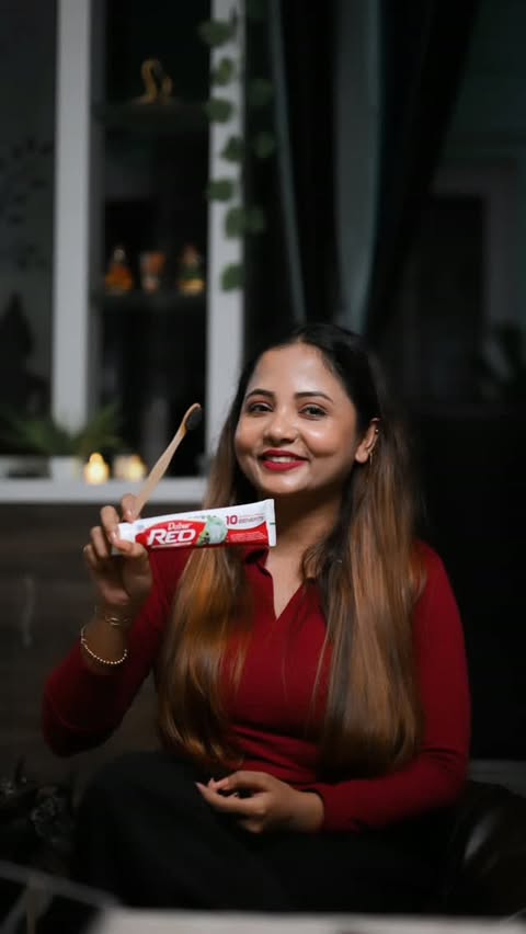 Instagram post by @archiees.beautybrushes for Dabur. Caption reads: [...] confidently, eat fearlessly! 🦷❤️ With Dabur....