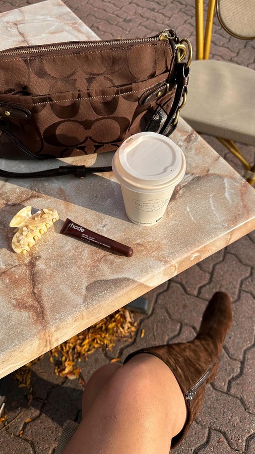 Instagram post by @vanessa.anna for Sheertex. Caption reads: My favorite outfits to style in the fall & winter....