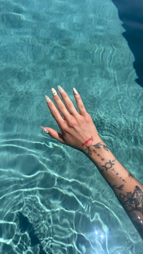 Instagram post by @kaylja for ColourPop Cosmetics. Caption reads: [...] #colourpophannahmontana @colourpopcosmetics.