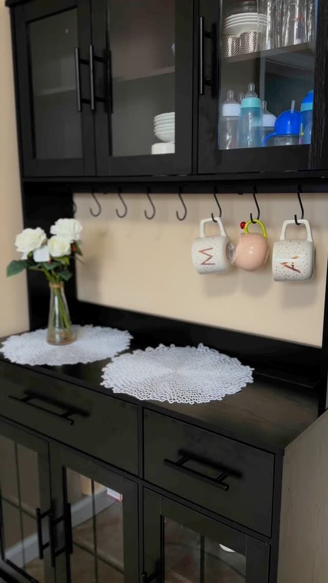 Instagram post by @alpsmom1 for YITAHOME. Caption reads: Elegance and Order in the Kitchen: YITAHOME 71”....