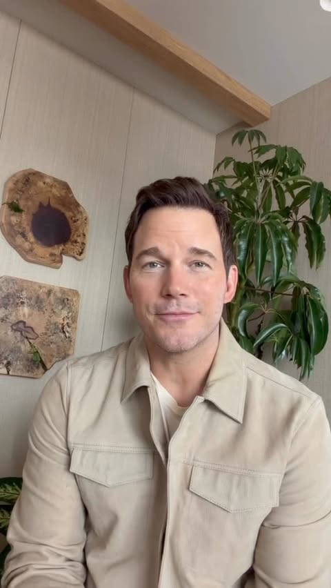 Instagram post by @prattprattpratt for Hallow. Caption reads: [...] prayer. I pray every day on @hallowapp.....