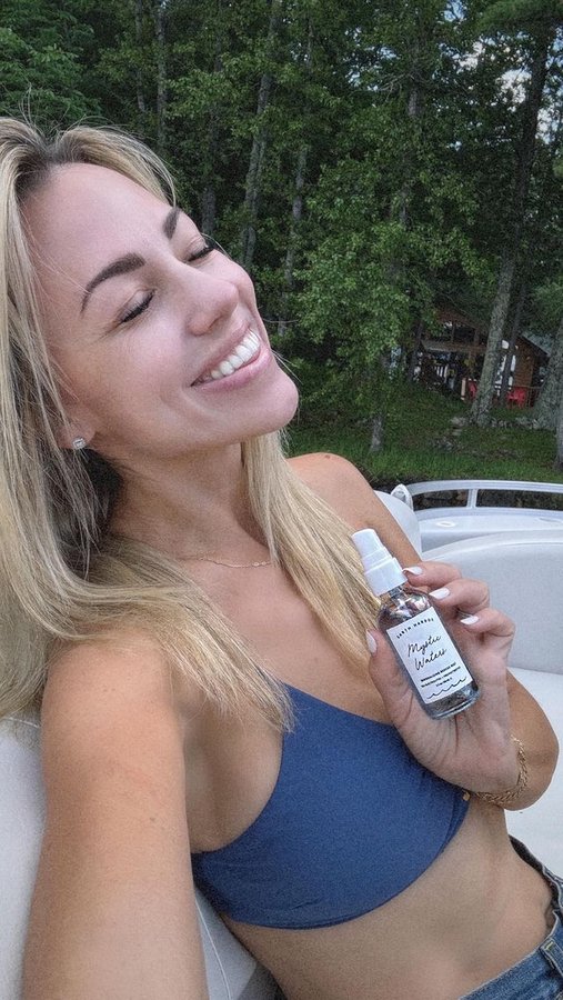 Instagram post by @jessicahall for Earth Harbor. Caption reads: Loving lake life but it can do a number on my....