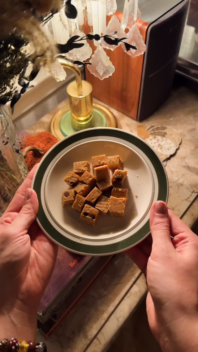 Instagram post by @lifewith.hopee for Perfect Bar. Caption reads: making tonight special just because I can ✨

fall....