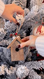 Instagram post by @isik.reyhann for King of Christmas. Caption reads: Adding a touch of magic to my tree with stunning....