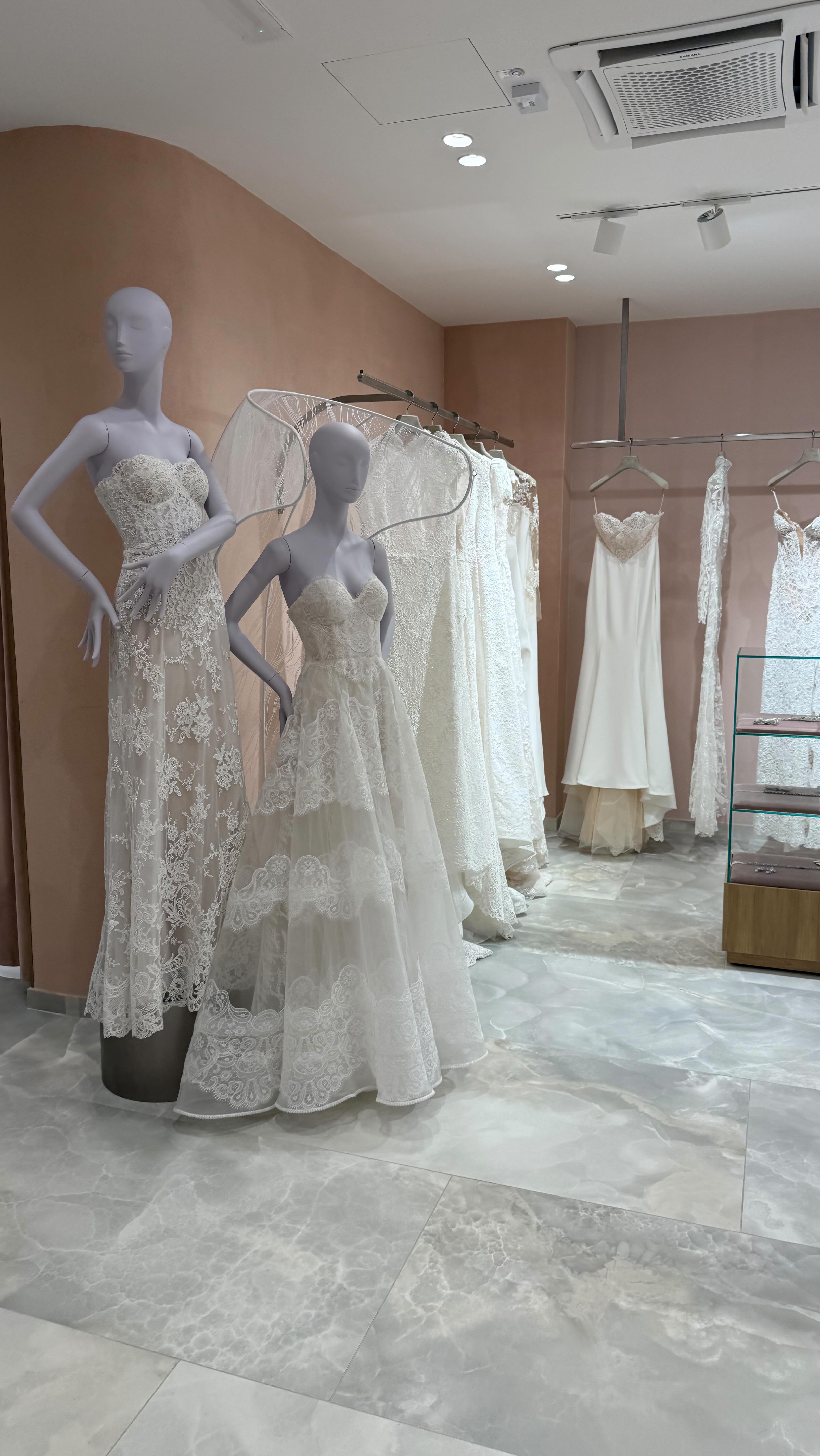 Instagram post by @estersonrisas for CLUSE. Caption reads: [...] a day looks like REALLY! 😂 thank God Cluse....