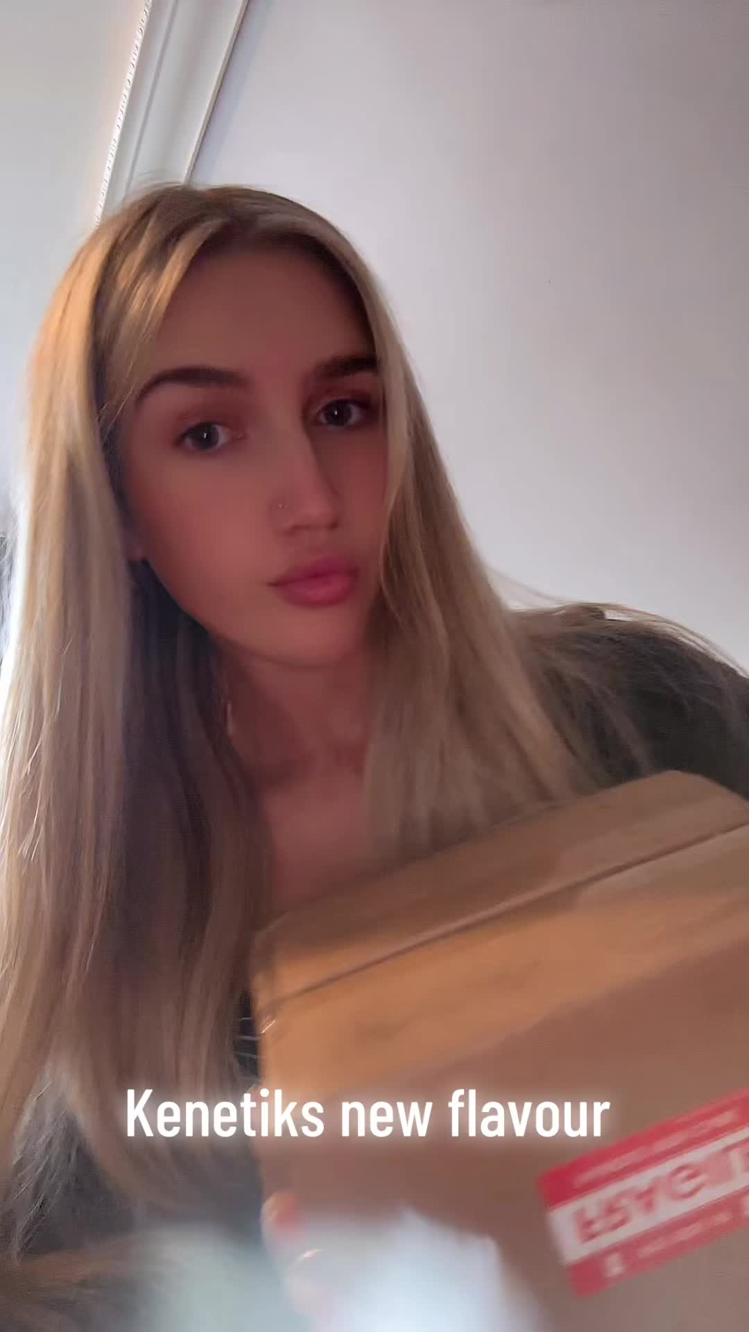 TikTok post by @lexxxxxxdb for Kenetik. Caption reads: Use CODE : ALEXIAELIZABETHDENBESTEN@Kenetik....