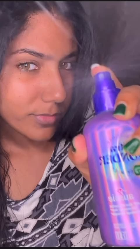 Instagram post by @anabely_almonte_ for Aussie Hair. Caption reads: [...] protection and care. @influenster....