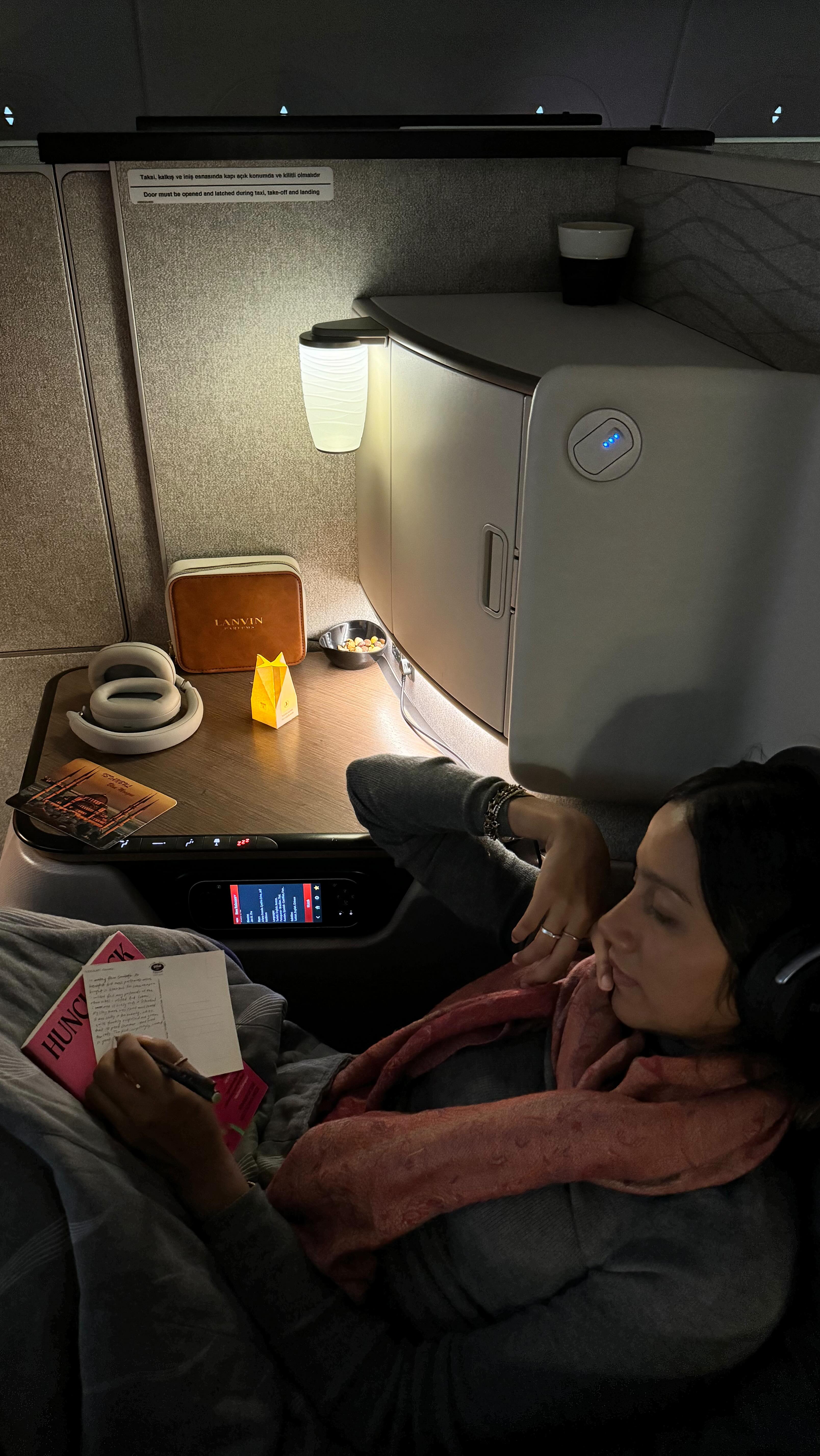 Instagram post by @merantau_dunia for Turkish Airlines. Caption reads: My first experience flying on business class with....