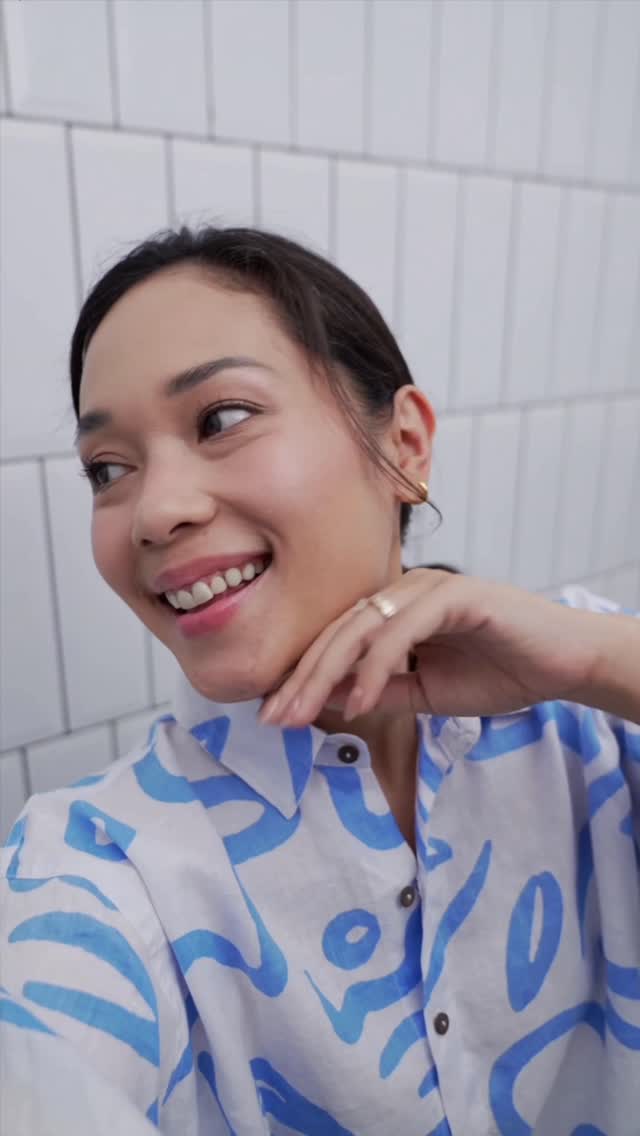 Instagram post by @ayladimitri for Tanya Pepsodent. Caption reads: Can’t leave the house without my go-to accessory:....