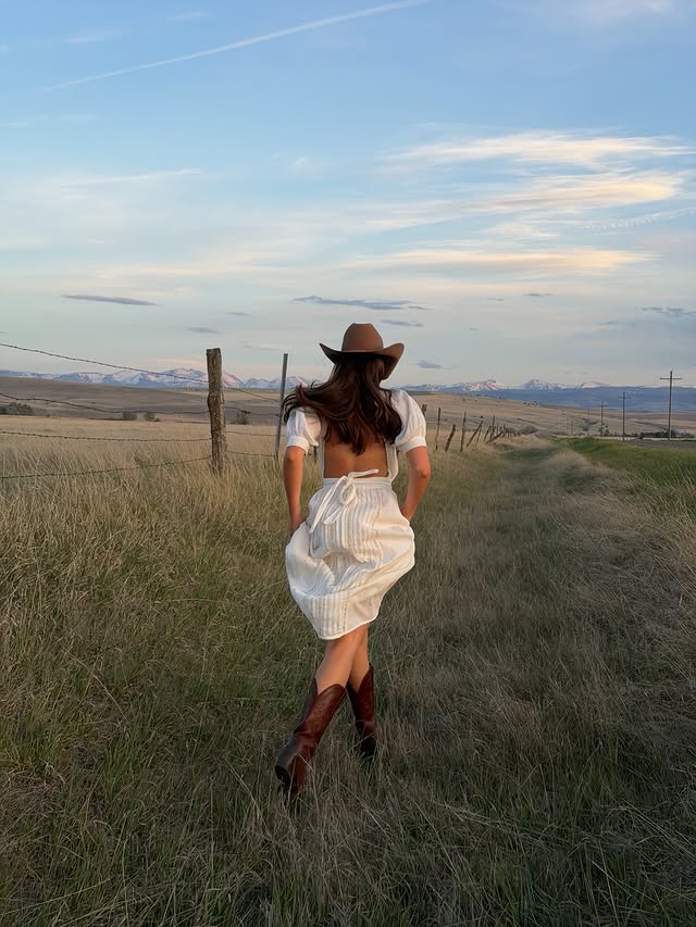 Instagram post by @tesscvikota_ for Adobe Photoshop Lightroom. Caption reads: Capturing Montana Spring with @lightroom....