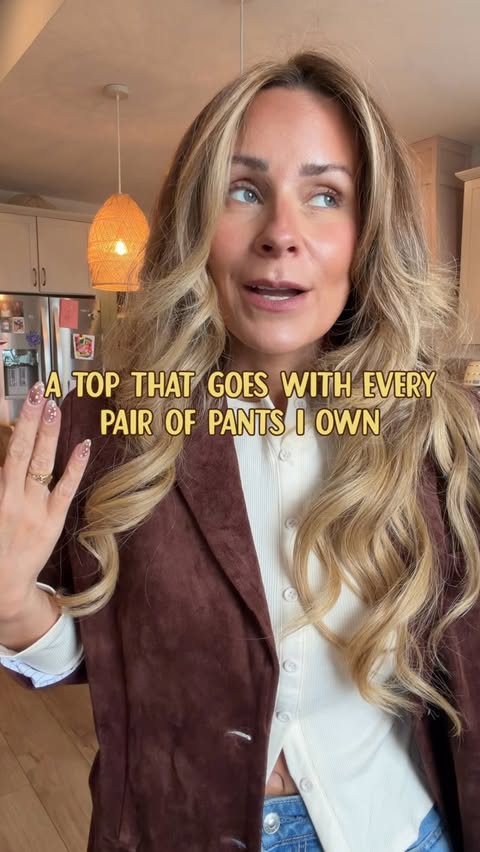 Instagram post by @claire.tammaro for Qinsen. Caption reads: [...] TOP and I’ll send you the link! #ad....