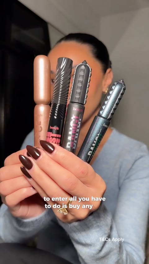 Instagram post by @mrs.yasmina for Benefit Cosmetics. Caption reads: Epic holiday with your bestie & new mascara? Say....