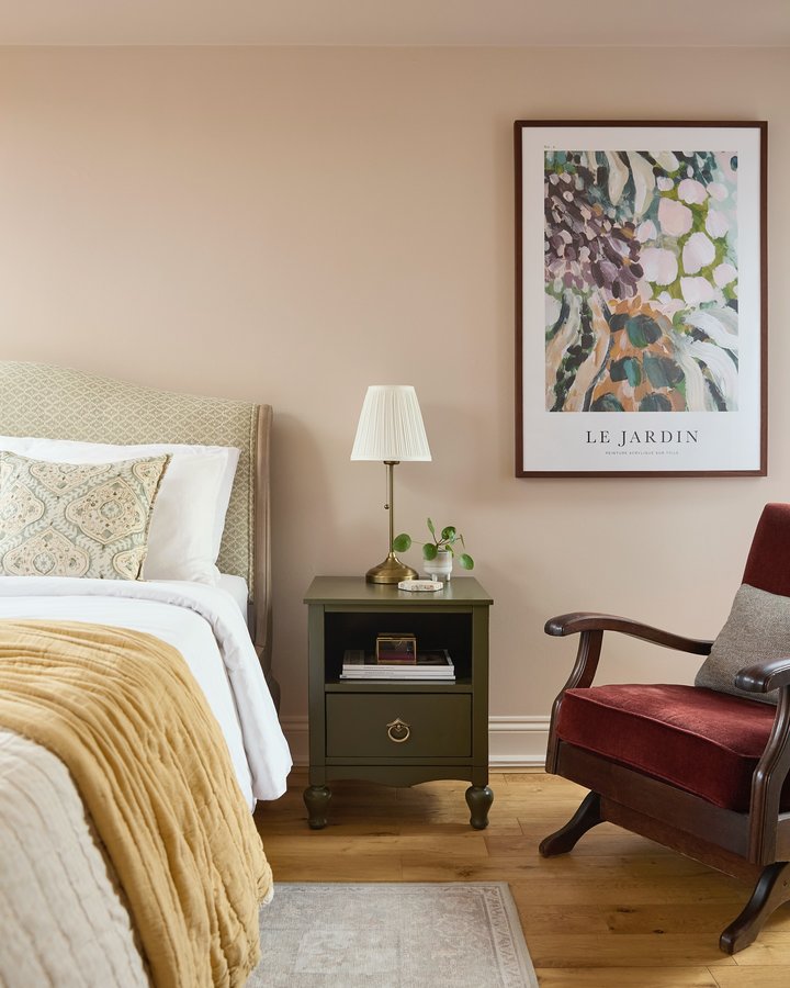 Instagram post by @vincent_the_house for Secret Linen Store. Caption reads: ad Loft Bedroom Stills ✨🐚

Hi! Hope you’re having....