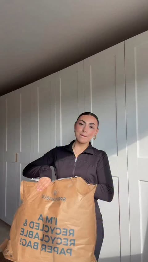 Instagram post by @annatudelaa for SPRINGFIELD. Caption reads: haul de @springfieldofficial *publi.